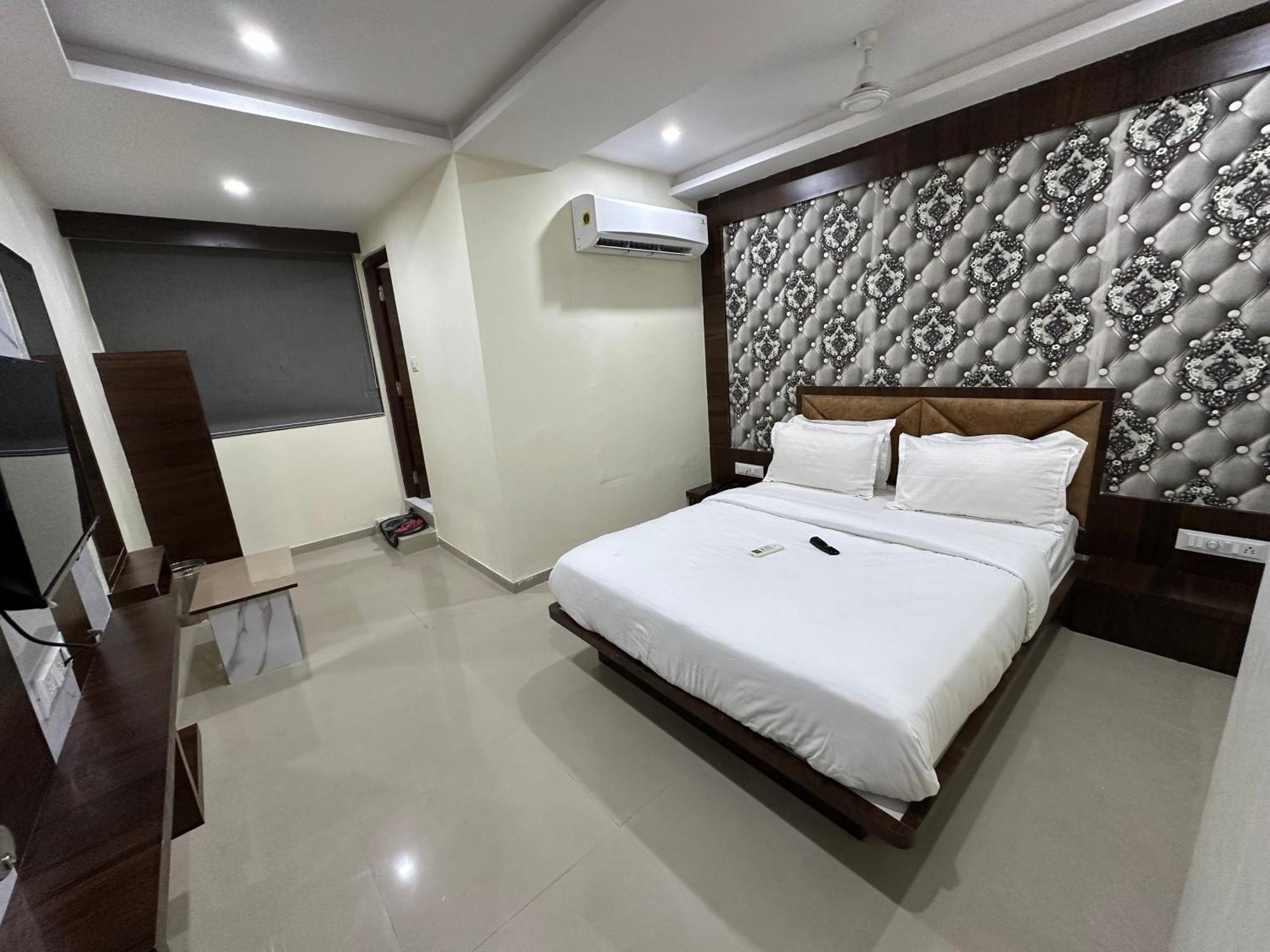 Hotel Golden View Vadodara Exterior foto